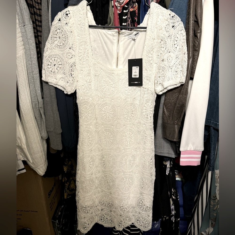 Size S. Lace Fashion Nova lace dress. Brand new